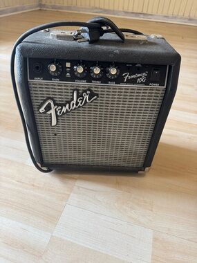 Fender Frontman 10G Amplifier - Black/Silver